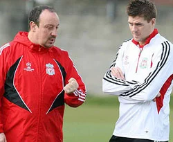 Benitez'den Gerrard'a tam destek