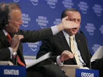 Davos'ta Taraflı Moderatör Önlemi