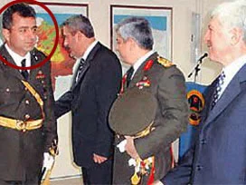 Firari Yarbay Dönmez teslim oldu