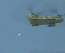 Helikopterde asılı kaldı / VİDEO