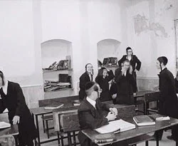 İsrail okullarını yarın açıyor