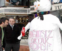 Kardan adamlı protesto