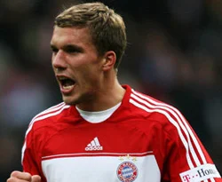 Lucas Podolski yuvaya döndü!