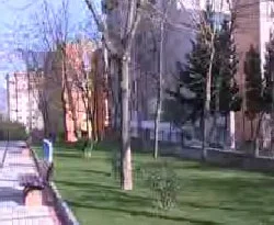 Parkta içki içenlere kurşun yağdırdı/VİDEO