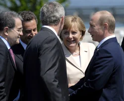 Putin'den Merkel'e doğalgaz güvencesi