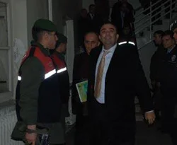 'Suç örgütü' davasına 17 tahliye