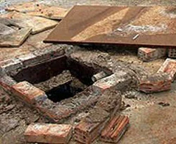Trilyonerleri fosseptik çukurunda aradılar