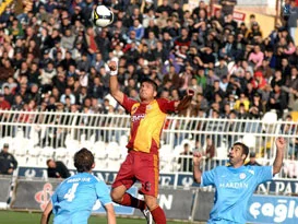 Aslan Antalya'da ağır yara aldı