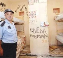 Bayrampaşa Cezaevi'ne elvada!