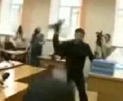 Bir ayakkabı da Çin Başbakanına