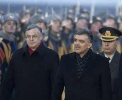 Gül, Rusya temaslarına başladı