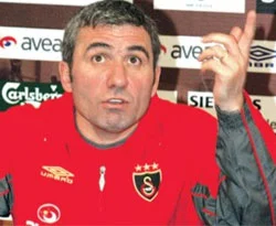 Hagi, 6 aylık sözleşmeyi kabul etmemiş