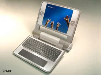 Hindistan 10 dolara laptop üretti