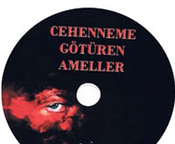 Kapı önlerinde esrarengiz 'seçim' CD'si!