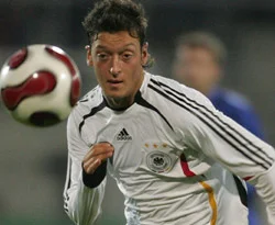 Mesut Özil teşekkür etti