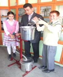 Mucit Asiye tasarrufu öğretecek
