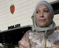 Norveçli polisler başörtü takabilecek