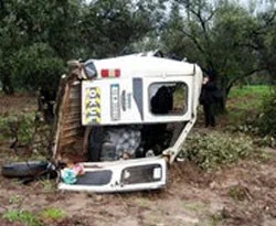 Öğrenci minibüsü devrildi: 2 ölü 9 yaralı