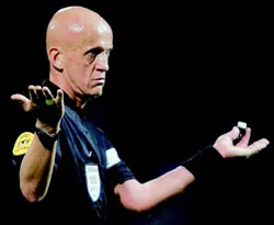 Pierluigi Collina turuncu kart istiyor