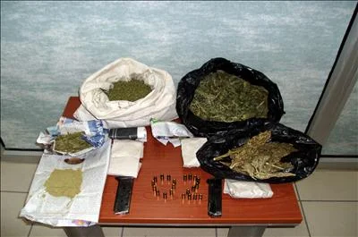 Polisten uyuşturucu satıcılarına darbe