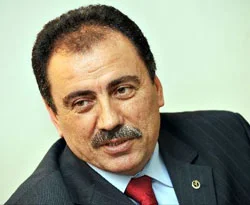 3 bin asker ve korucu enkazı arıyor