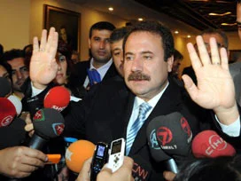 Akman'dan medya okur yazarlığı dersi
