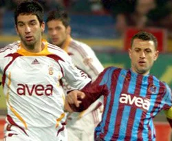 Avni Aker'de zirve randevusu