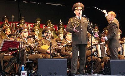 'Ay akşamdan ışıktır'ın Kızılordu versiyonu