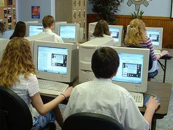 Bilgisayar ekranı gözleri aşırı yoruyor