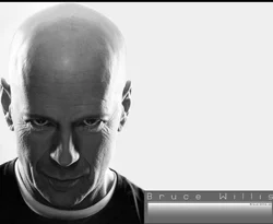 Bruce Willis polis olacak