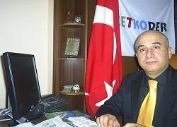 ÇETKODER Genel Başkanı'na Fransa'dan ödül