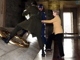 Clinton 10 yıl sonra Ankara'da