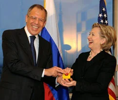 Clinton'dan Lavrov'a 'tekrar başlama' tuşu