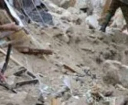 Diyarbakır'da ev çöktü: 4 ölü