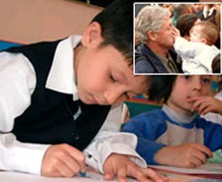 'Erkan Bebek' Hillary annesini bekliyor