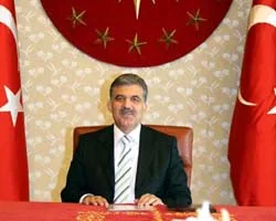 Gül'den Zardari ve Şerif'e tebrik telefonu