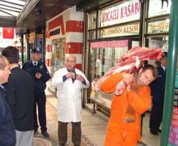 Hayvan leşleriyle at ve eşek eti satmışlar