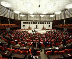 Kamer Genç günlükleri Meclis'e taşıdı