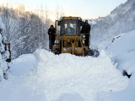 Kayseri ve Erzincan'da 39 köy yolu kapandı