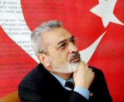 'Mahalle baskısı' Şerif Mardin'in züppeliği