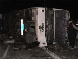 Manisa'da trafik kazası:22 yaralı