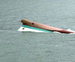 Marmara Denizi'nde tekne alabora oldu