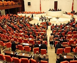 Meclis yoğun gündemle çalışacak
