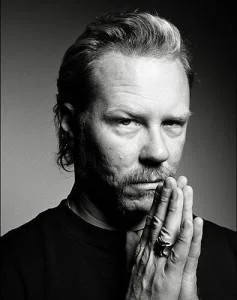 Metallica'nın solisti hastaneye kaldırıldı