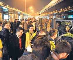 Metrobüs Fenerbahçeliler için çalışacak