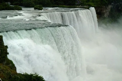 Niagara Şelalesi'nden atladı ve ölmedi