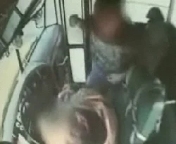 Otobüs şoförünü böyle dövdü! / VİDEO