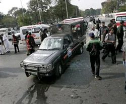 Peşaver'de patlama: 7 Polis öldü