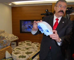 PKK?lı müdüre eroin operasyonu