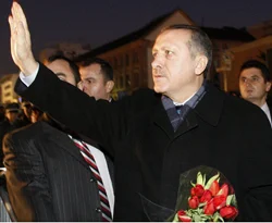 'Popülarite Erdoğan'ın reform şevkini köreltecek mi?'